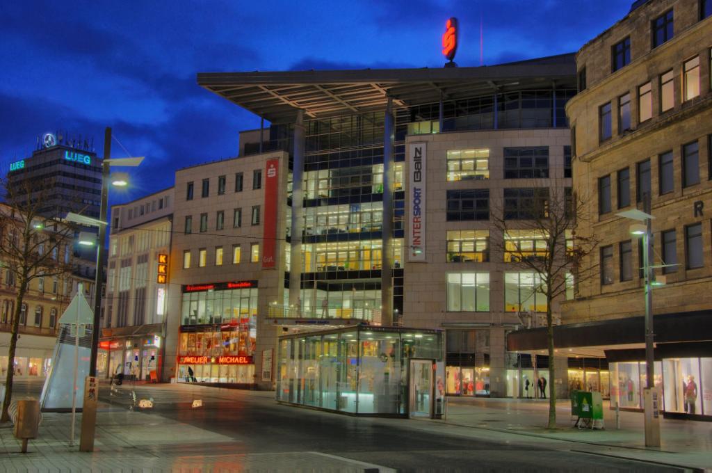 Einkaufsstr.HDR TIFF Neu