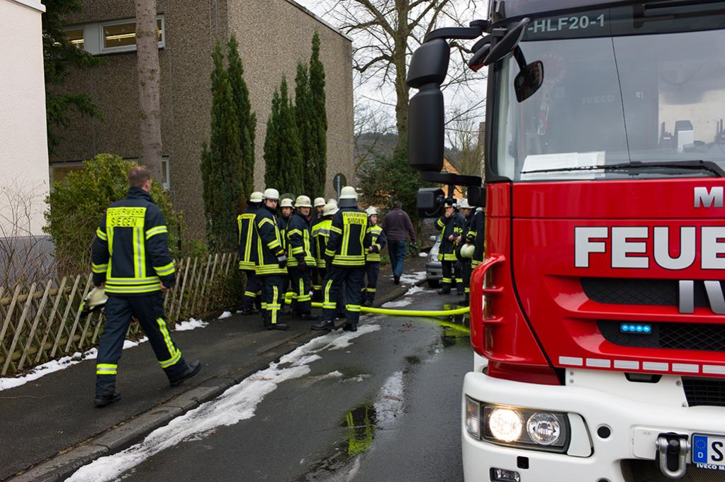 Einsatzkräfte vor Ort.   #1