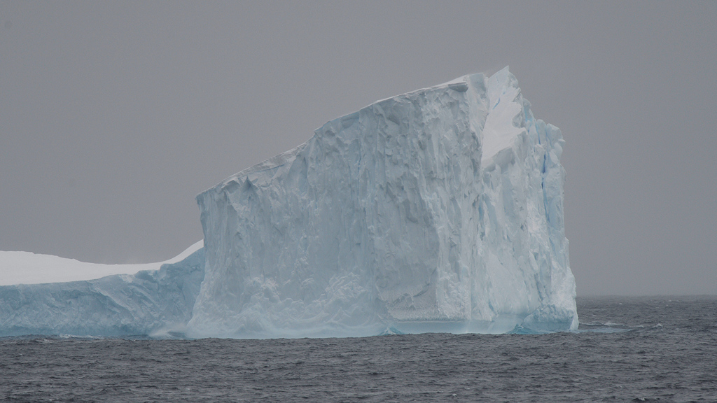 Eisberg in Antarctic Sound 5415