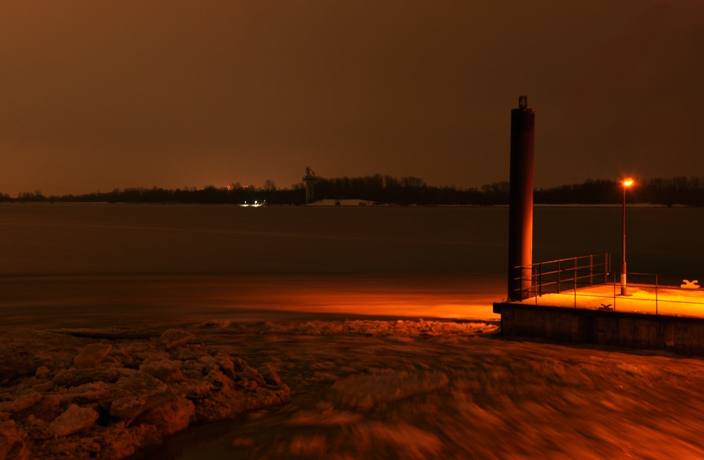 Elbe bei Nacht2 12