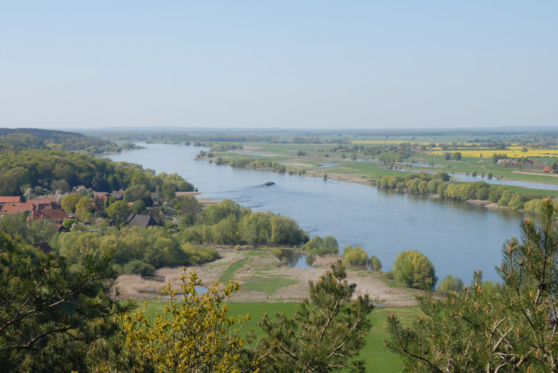 Elbufer - Drawehn

Der Naturpark liegt weitgehend im Landkreis Lüchow-Dannenberg und nimmt nach einer Flächenerweiterung im Jahr 2006 einen Großteil d