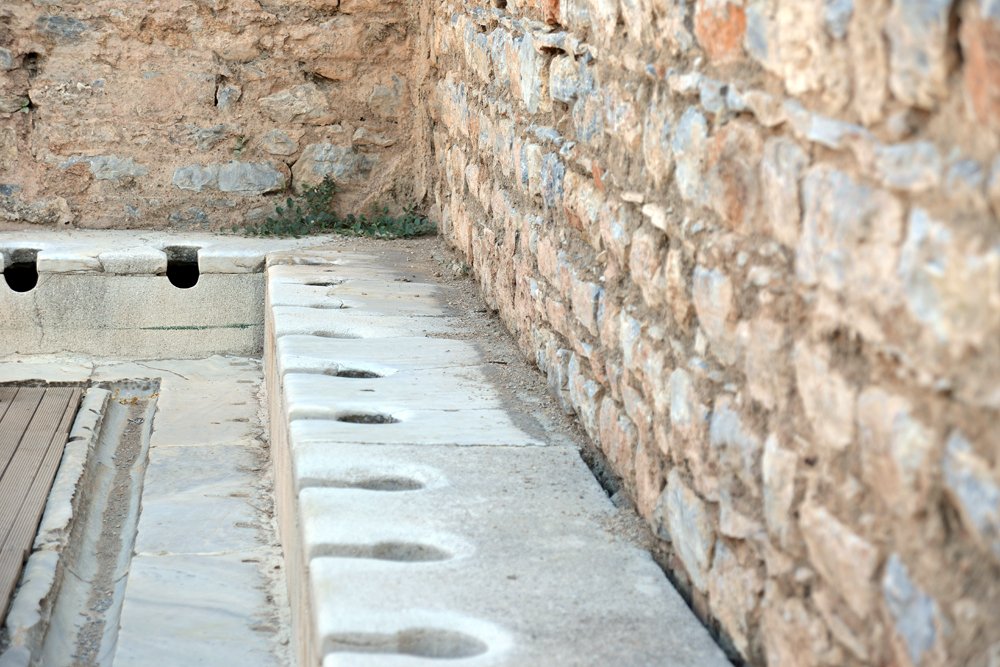 Ephesos Latrine JEI 7399 k