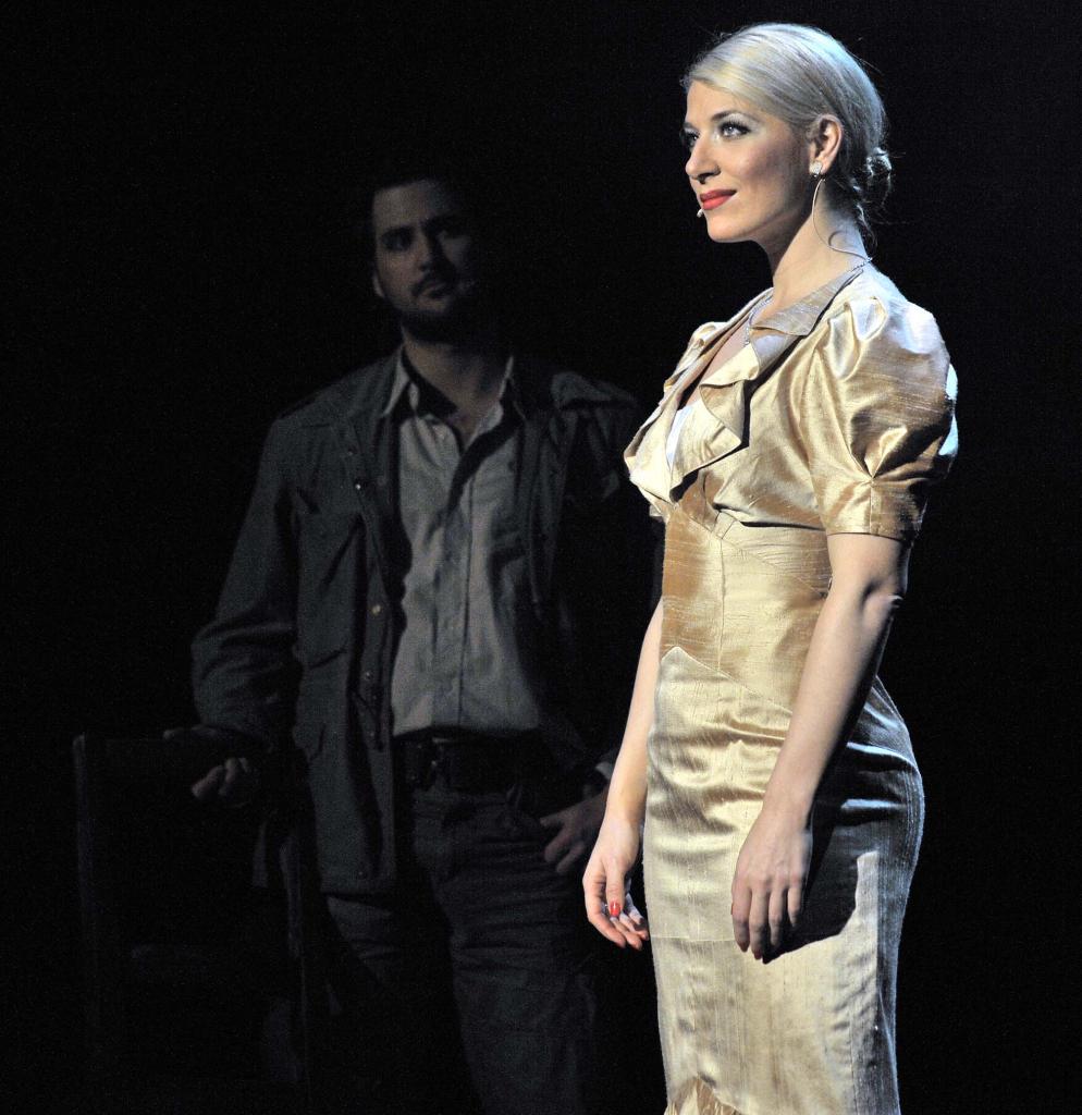 Evita (Caroline Frank) und ihr soziales Gewissen Che (Georg Mathias Leskovich).