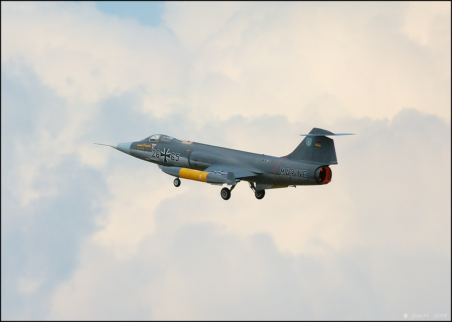 F 104 01