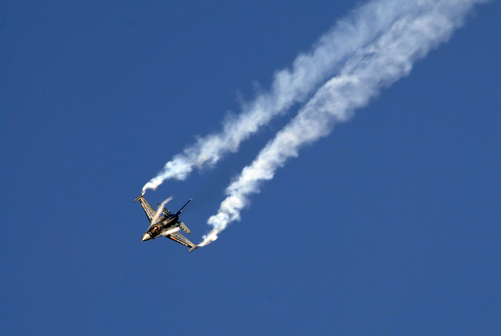 F-16 übertont