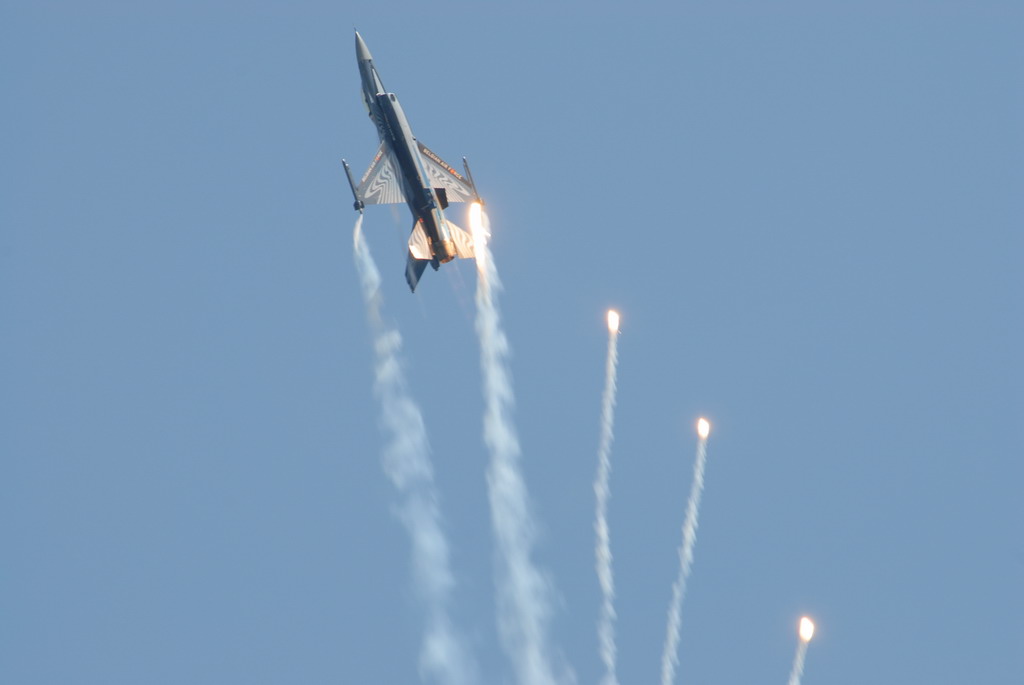 F-16 11