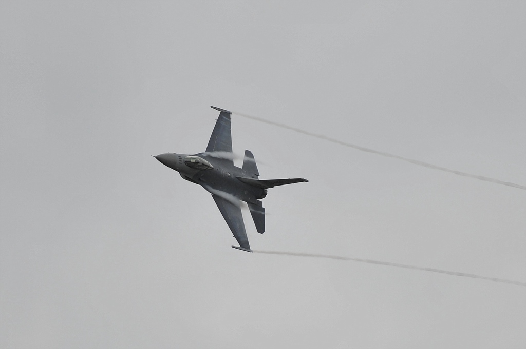 F 16 3