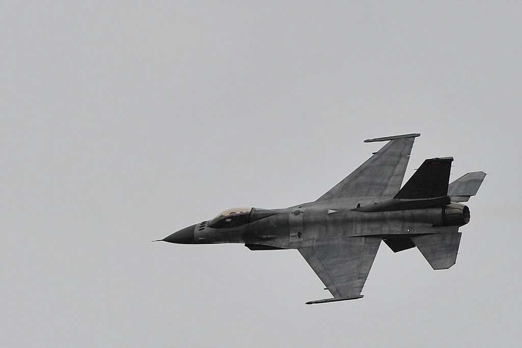 F 16 5