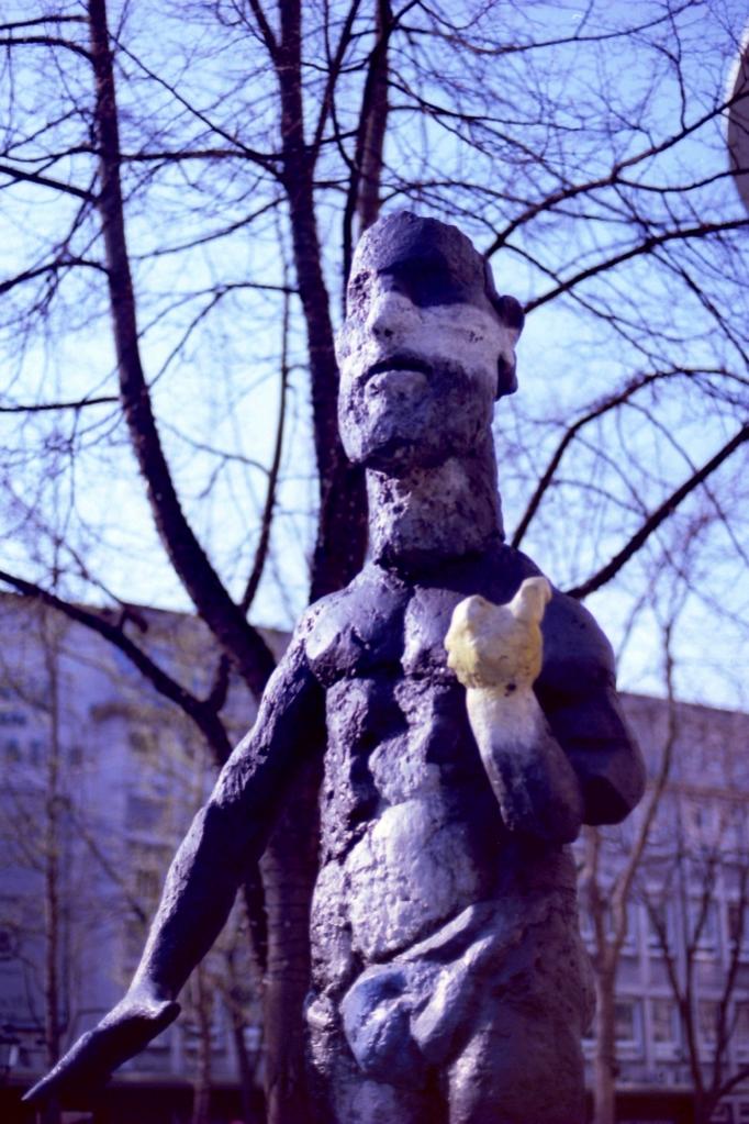 F5 Ektar 100 3 Essen am Grill Theater