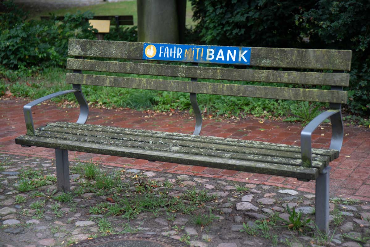 Fahr mit Bank.jpg