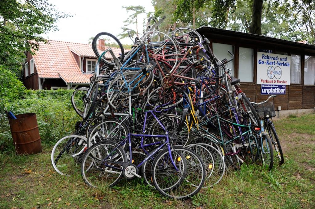 Fahrrad Verleih: "Na dann suchen Sie sich mal eins aus !"