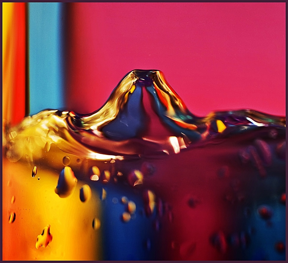 Farbvulkan

Wasser und Wassertropfen, Glas, bunter Hintergrund