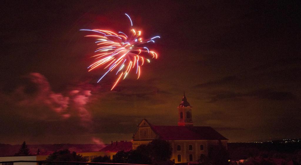 feuerwerk auf der kirche