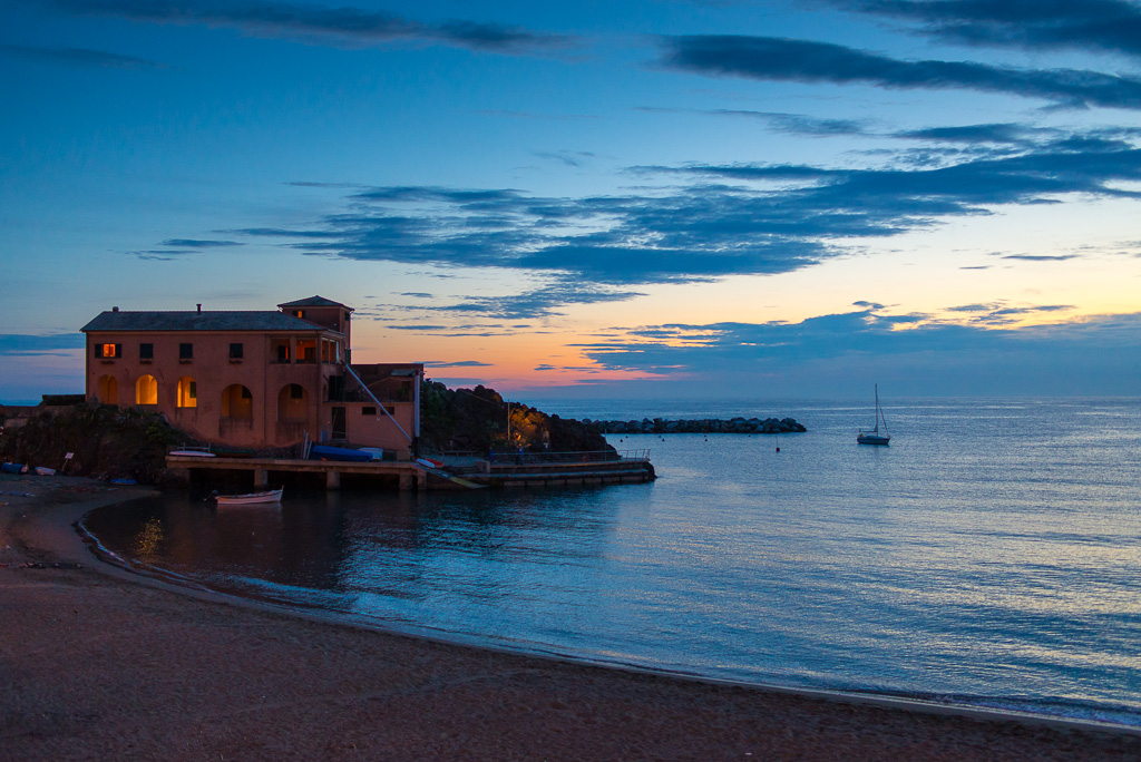 Fischerhäuschen in Levanto abends 7118