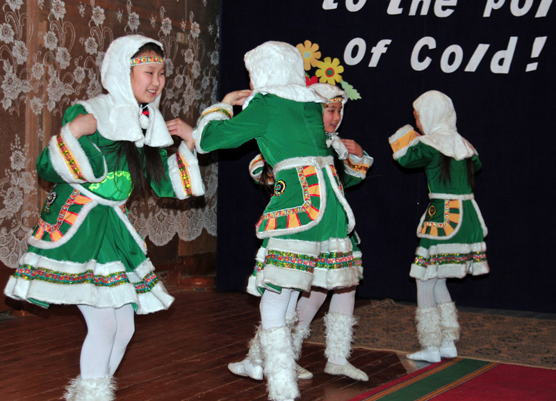 Folklore in der Schule von Tomtor