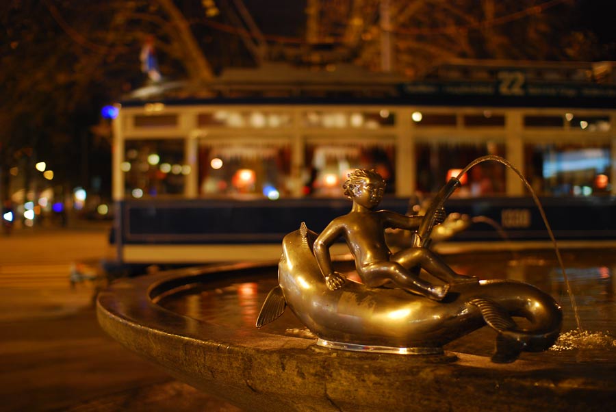 Fonduetram/Brunnen