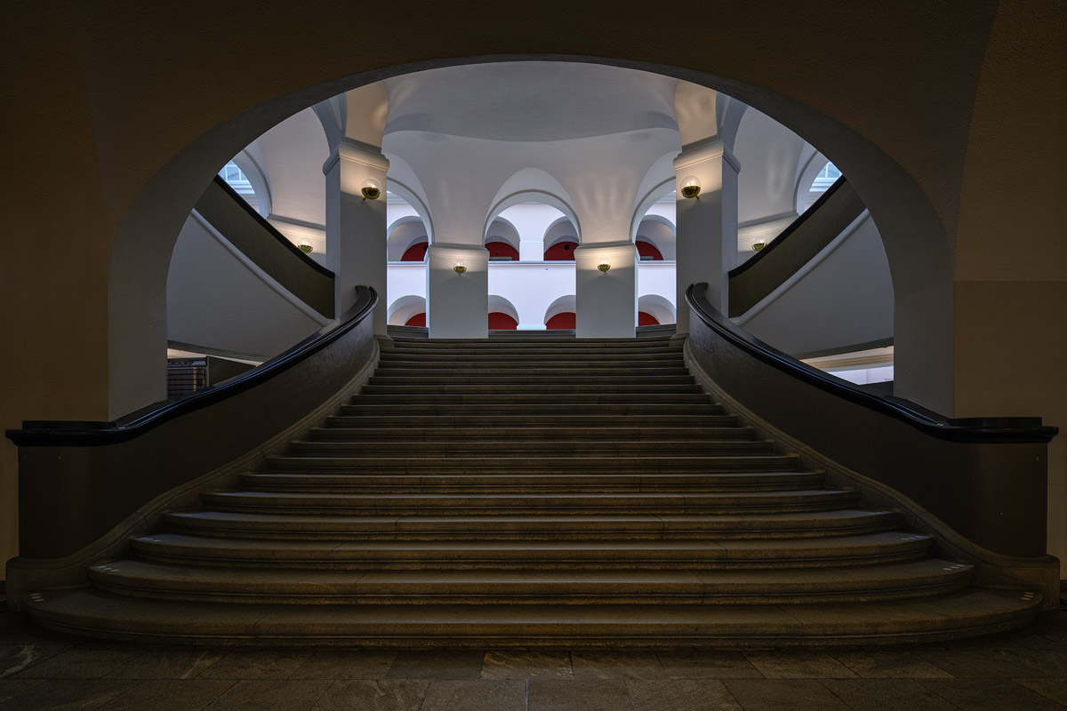 Forum_DZ89919_02.jpg