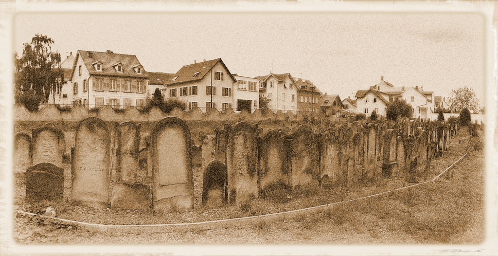 Friedhofsmauer