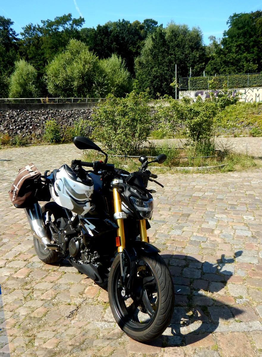 g 310 r.2aff.jpg
