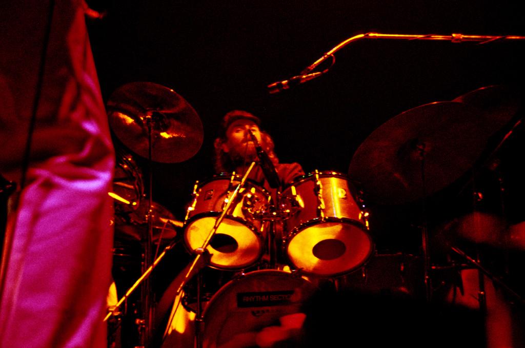 Genesis 1976 " A Trick Of The Tail" Tour -Konzert in Düsseldorf. Phil Collins