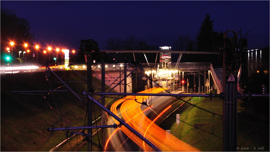 GhostTrain - Straßenbahn in Ostfildern
(f 10, 10s, 1 LW unter ISO 200)