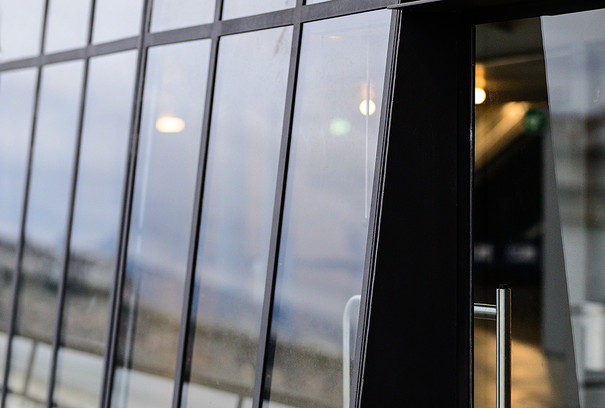 Glasfront.jpg