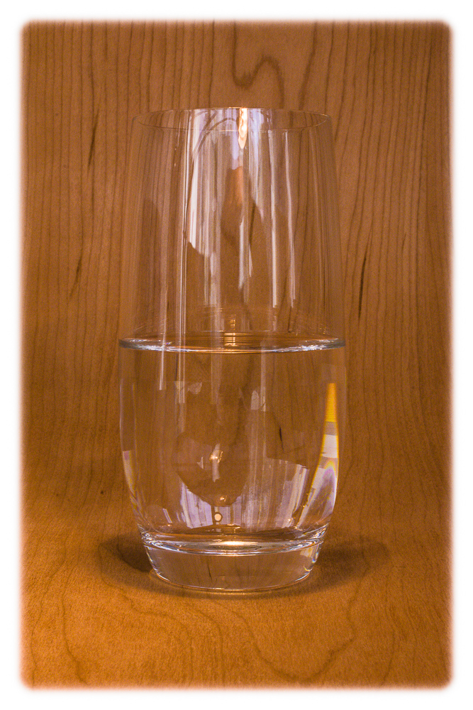 GlasHalbVoll
