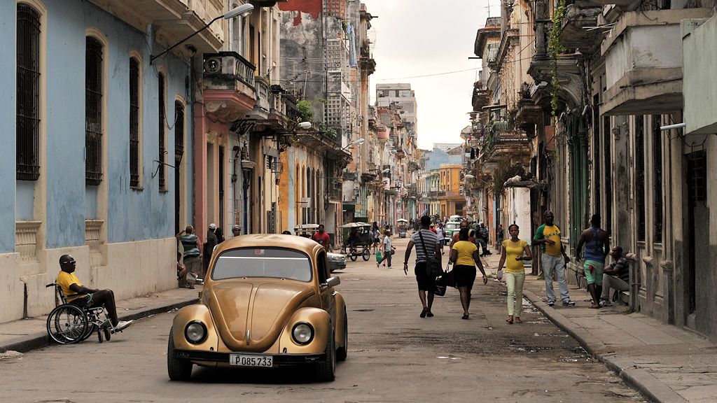 Goldkäfer, tiefer, breiter und ohne Scheibenwischer
in Havanna
3806