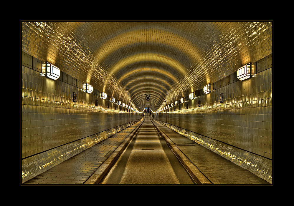 Goldtunnel (alter Elbtunnel HH)