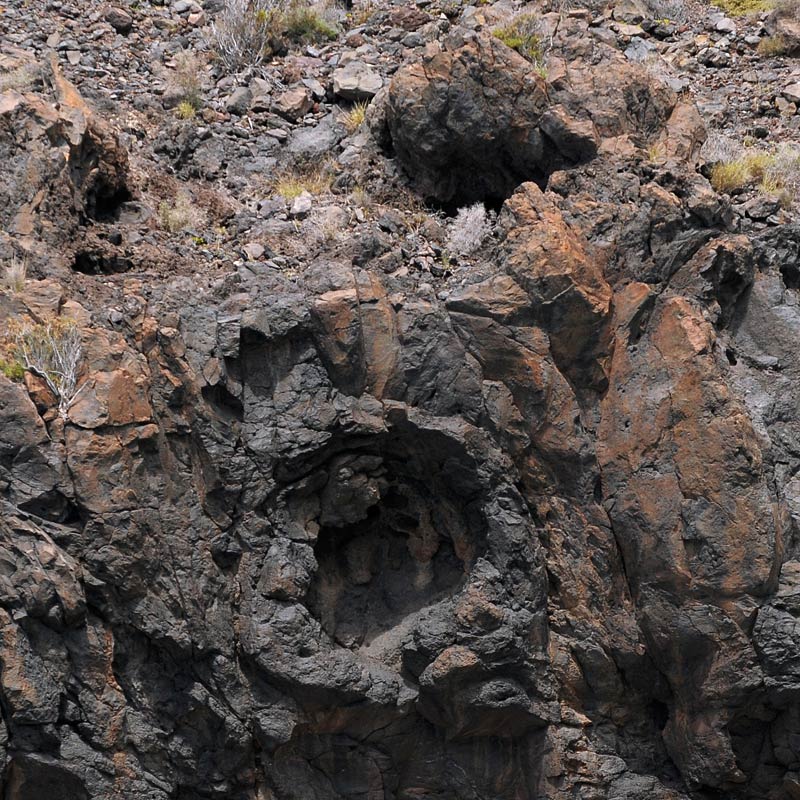 gomera 0021
Felsstruktur an der Südwestküste Gomeras. Vulkanischer Ursprung allerorten.