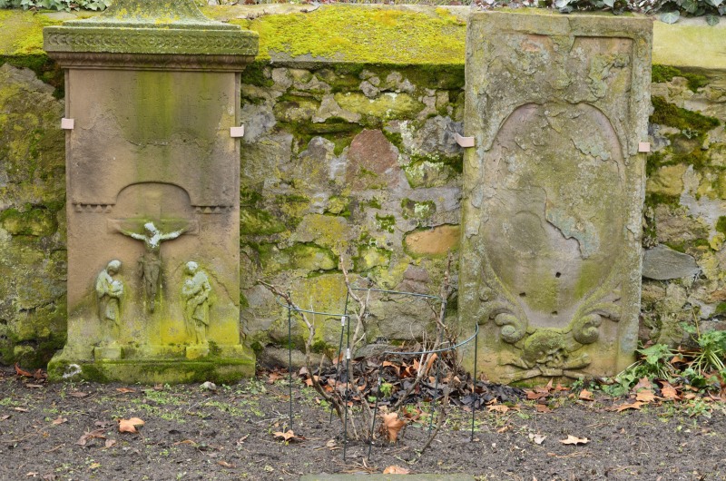 Grabmal an der Nazarius Kirche in Lorsch