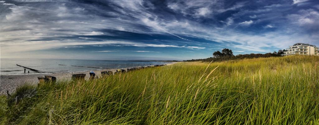 Grand Hotel Ahrenshoop Panorama mit Strand
