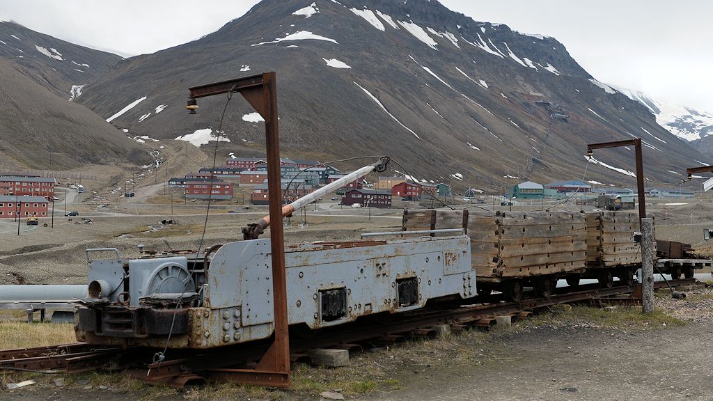 Grubenlok in Longyearbyen
Wenn meine Unterlagen richtig sind, wurde die Lok 1957 von SSW gebaut.
5462