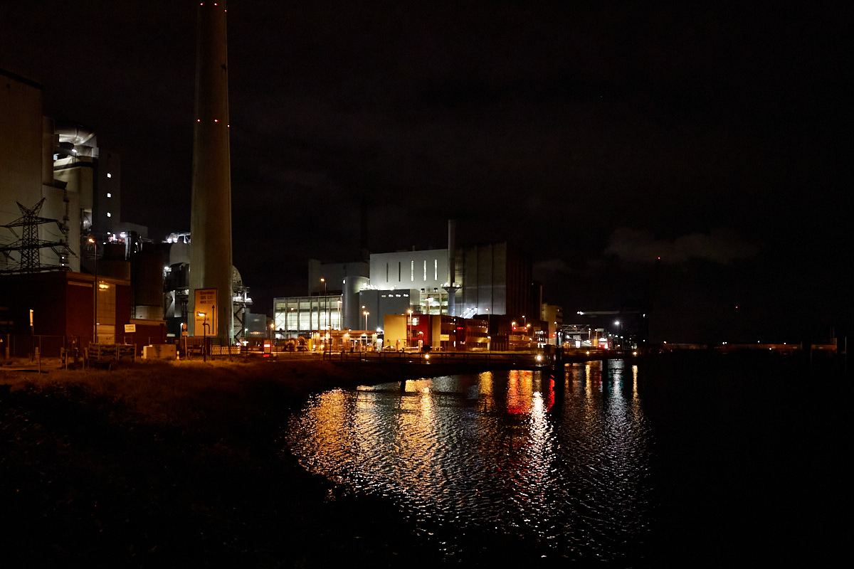 Hafen Bremen bei Nacht 3.jpg