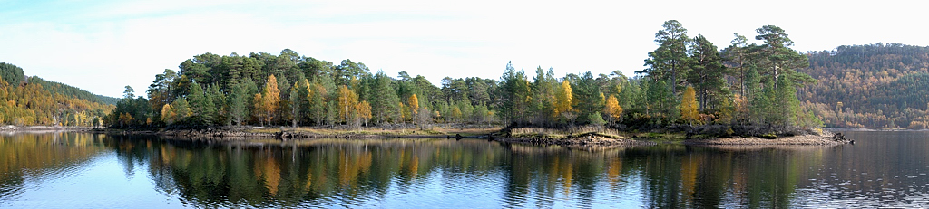 Halbinsel im Loch Beinn a' Mheadhoin
