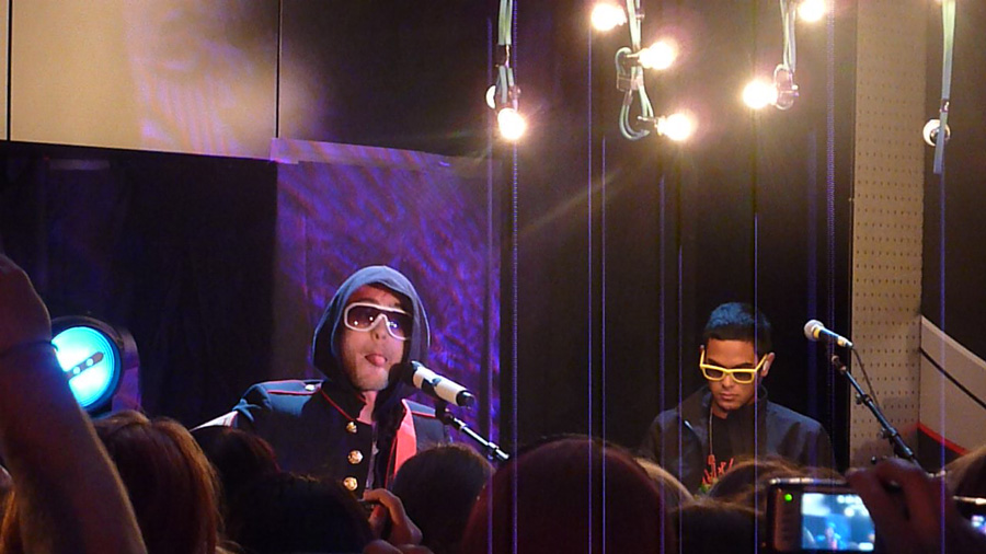 Halle - Radio Sputnik - Acoustic Set / 30 Seconds To Mars / 23-06-2010