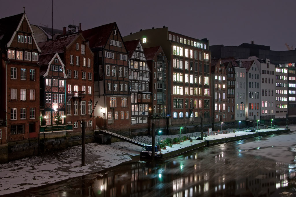 Hamburg bei Nacht klein 04