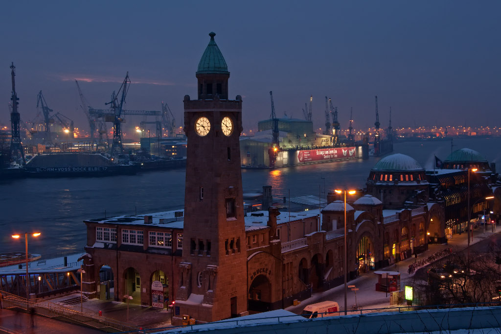 Hamburg bei Nacht klein 07