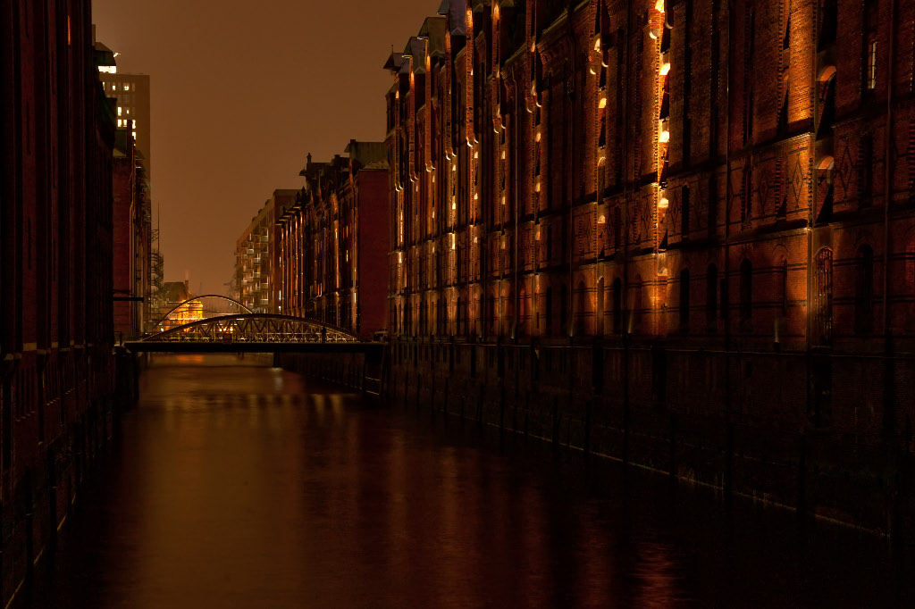 Hamburg bei Nacht klein 10