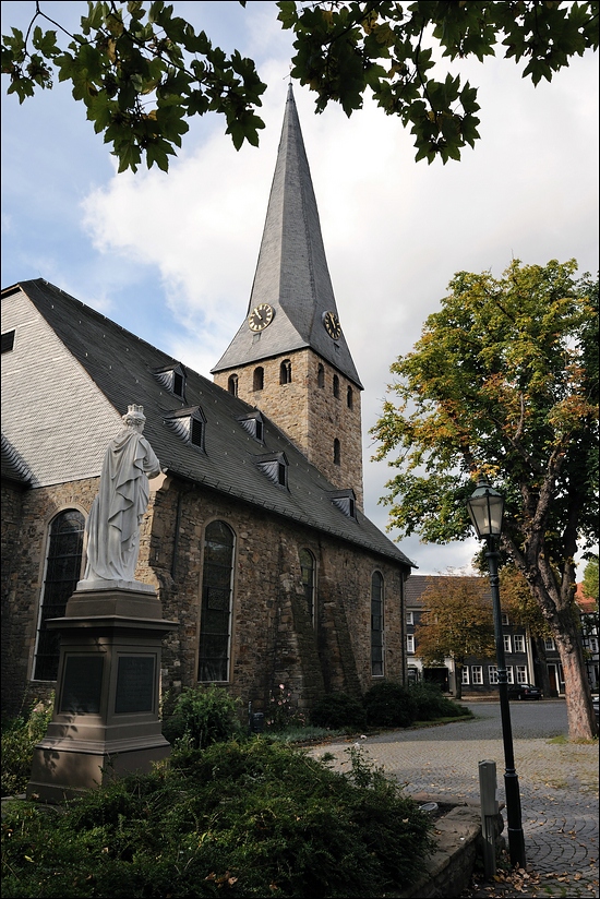 Hattingen 17.09.2011 - St Georg mit Figur