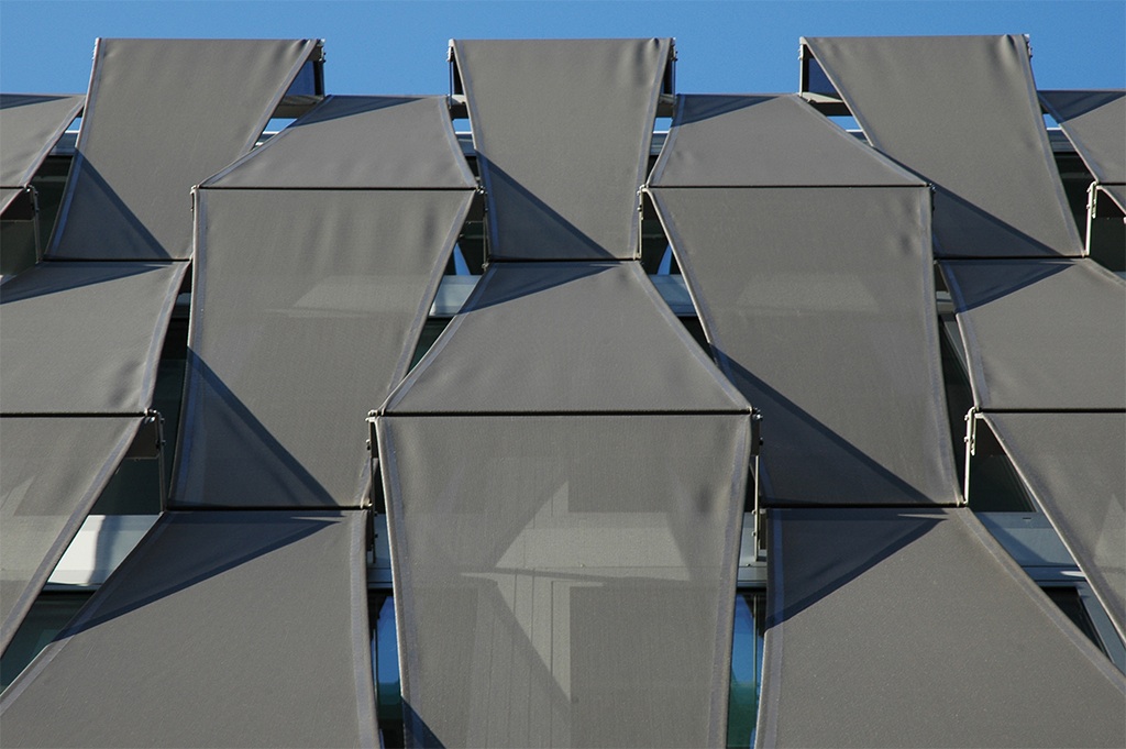 Hauptgebäude der SIA
Verband der Ingenieure und Archithekten
an der Selnaustrasse in Zürich

http://tinyurl.com/3uh5zs