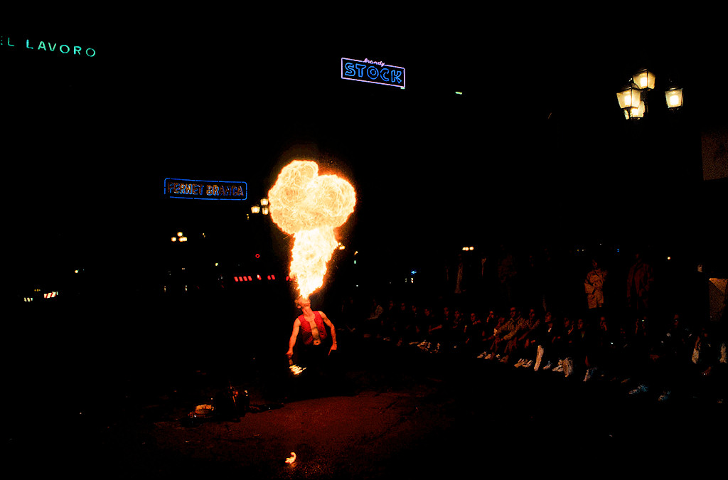 HDR-Bild des Ektachrome200-Dias eines Feuerschluckers /-Speiers in Florenz
