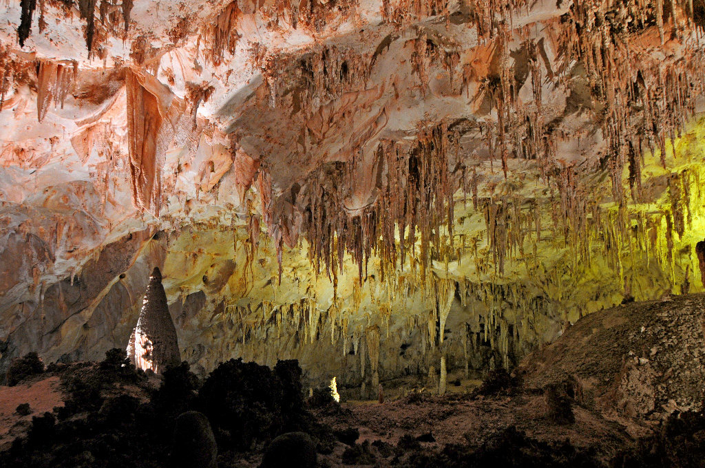 HED3405Caverns6