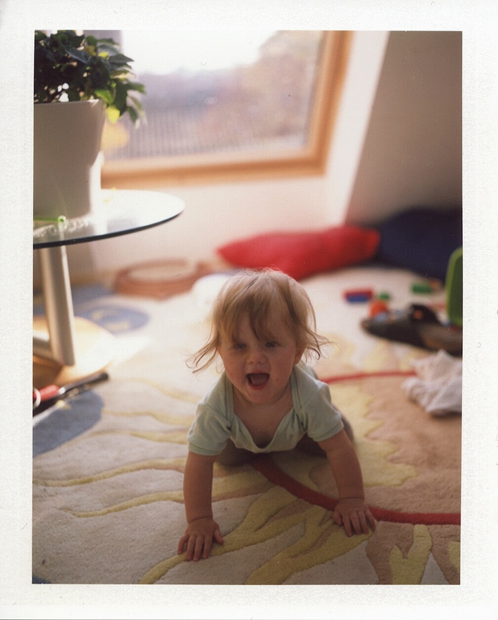Helena mit Pola 195 auf Fuji FP100C bei F/3.8