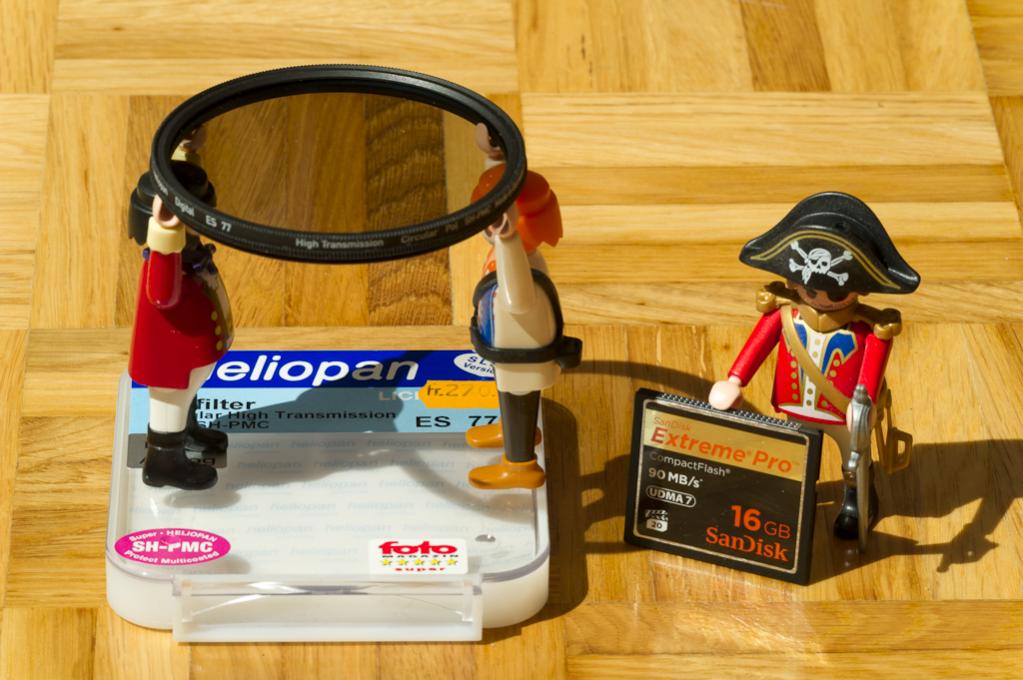 - Heliopan "High Transmission" SH-PMC Circular Polarisationsfilter 77mm
- SanDisk Extreme Pro Compact Flash 16 GB