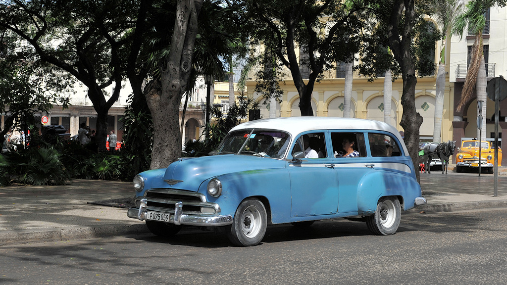 hellblau in Havanna
 1325
