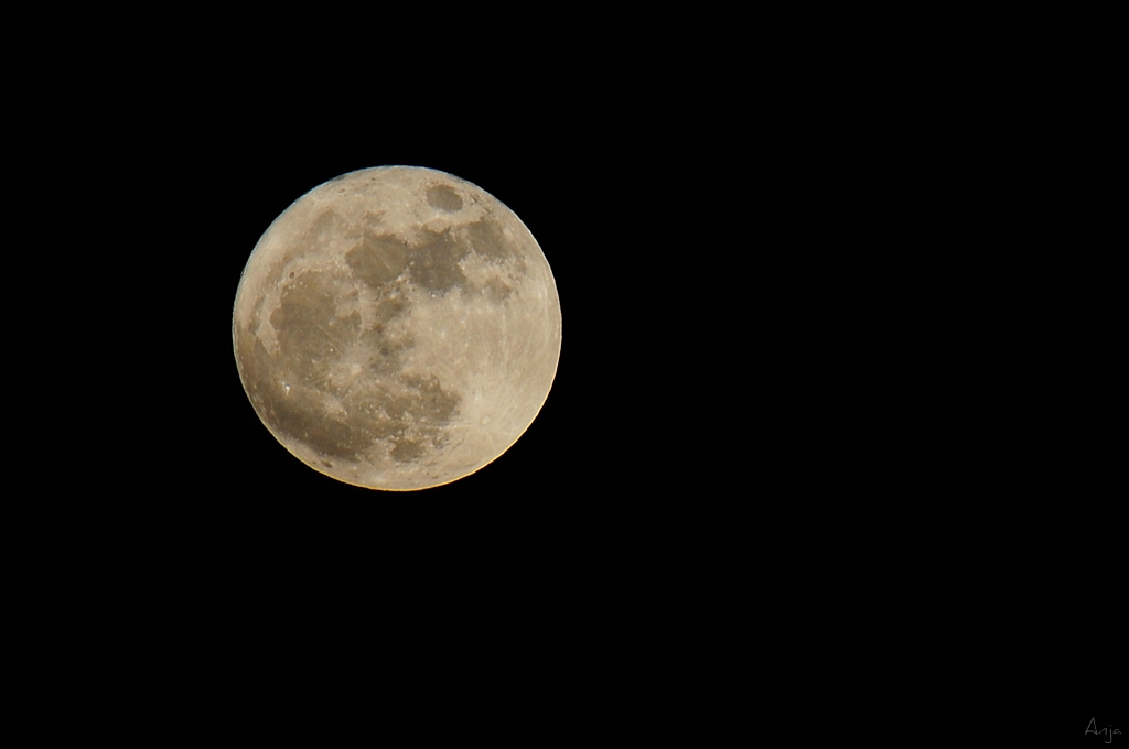 hellster Mond