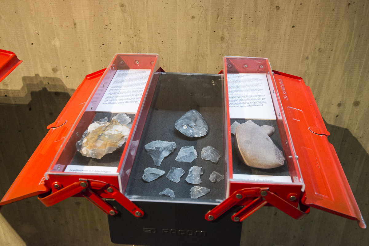 Herrenhandtasche Neandertaler
