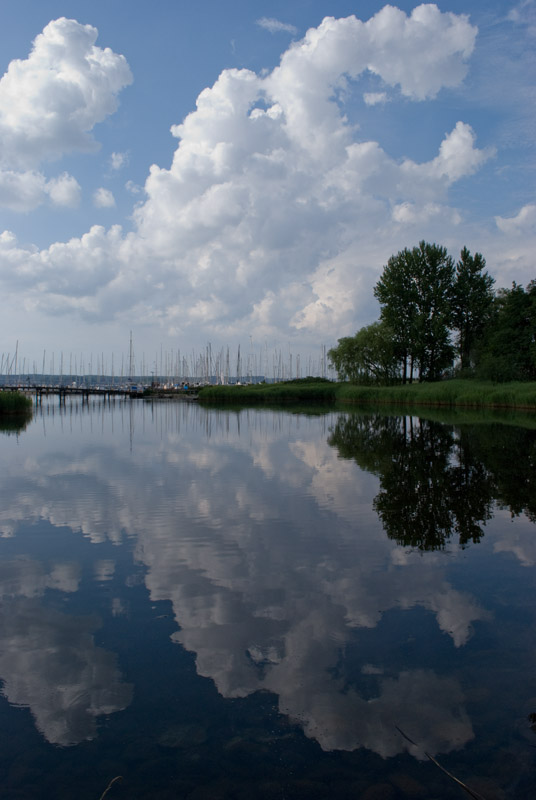 Hier in Quellental bei Glücksburg faszinierten mich die Wolgenformationen und natürlich wieder das Spiegelbild