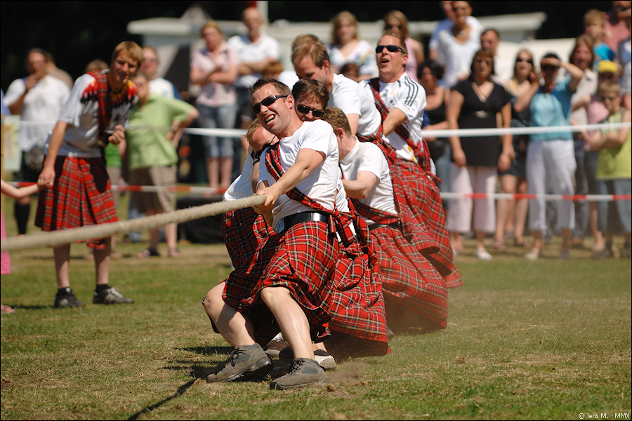Highland Games 2010 D2X 5805 1a
Tug o War